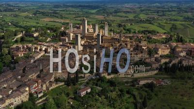  Vue Aérienne Du Village Médiéval De San Gimignano, Toscane, Italie - Vidéo Drone