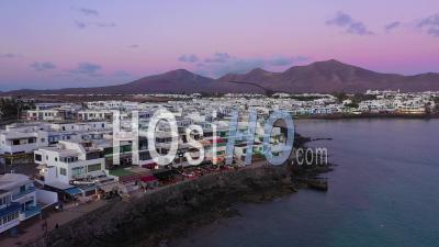  Espagne, Îles Canaries, Lanzarote, Playa Blanca - Vidéo Drone