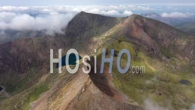 Vue Aérienne Du Mont Snowdon, Snowdonia, Gwynedd, Nord Du Pays De Galles - Vidéo Par Drone