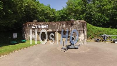 Fort Fermont Sur La Ligne Maginot, Vu Par L'entrée Des Munitions Du Drone