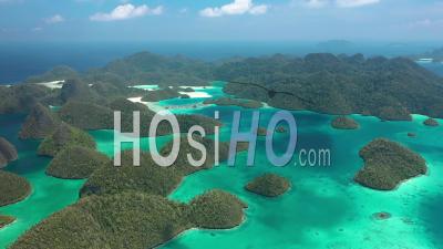 2020 - Excellent Aerial Shot Of The Wayag Islands, Raja Ampat, Indonesia - Video Drone Footage