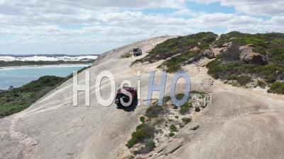2020 - Les Touristes Sortent De La Route à Wylie Bay, Esperance, Australie - Vidéo Par Drone