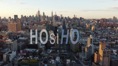 2021 - Excellent Aerial Shot Of The Empire State Building And Other Skyscrapers At Sunset In Noho, New York City - Video Drone Footage