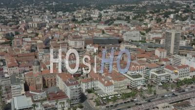 Vue Aérienne De Saint Raphael Et Du Vieux Port, Var, France - Vidéo Par Drone