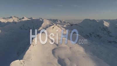 Images Aériennes De Montagnes Enneigées Dans Les Alpes Autrichiennes - Vidéo Par Drone