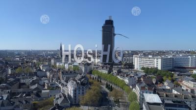 Faible Trafic Sur Le Cours Des 50 Otages A Nantes, Au Jour 19 De L'epidemie De Covid-19, France - Photo Drone