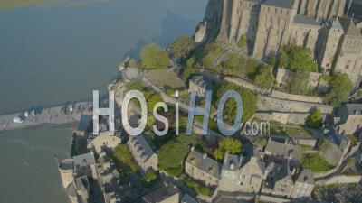 Mont Saint Michel En Grand Coup Maree Haute, Vidéo Drone