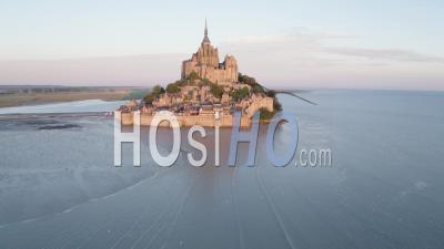 Mont Saint Michel à Marée Haute - Vidéo Par Drone