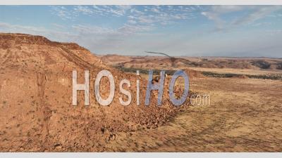 Rochers Et Collines De Granit Rouge À Proximité De Twyfelfontein, Namibie - Vidéo Par Drone