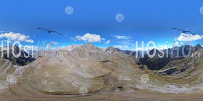 Paysage Dans La Chaîne De Montagnes Des Cerces, Photo Aérienne 360 Vr Par Drone