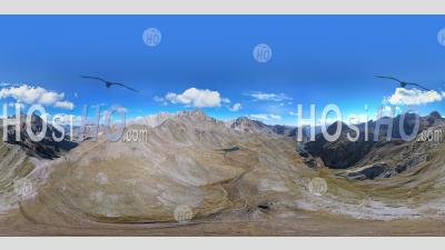 Paysage Dans La Chaîne De Montagnes Des Cerces, Photo Aérienne 360 Vr Par Drone