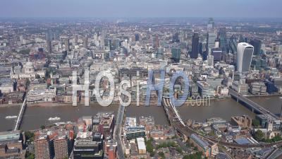 Southbank, Ville De Londres Filmée Par Hélicoptère