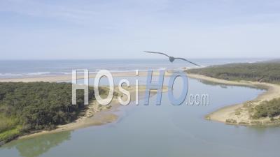 Vidéo Par Drone De Talmont-Saint-Hilaire, La Rivière Payre, L'estuaire Du Payre, La Plage Du Veillon