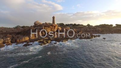 Coucher De Soleil à Ploumanach, Côte De Granite Rose, Vidéo Drone