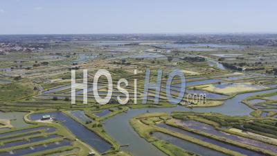 Survol Des Sables D'olonne, Les Marais Salants - Vidéo Par Drone