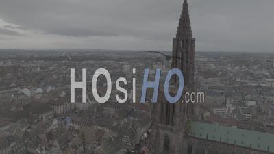 Cathédrale De Strasbourg En Fin D'après-Midi - Vidéo Par Drone