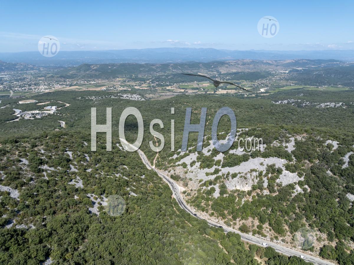 Forêt à Saut Du Loup, Près De La Ville De Vallon Pont D'arc, Ardèche, France - Photographie Aérienne