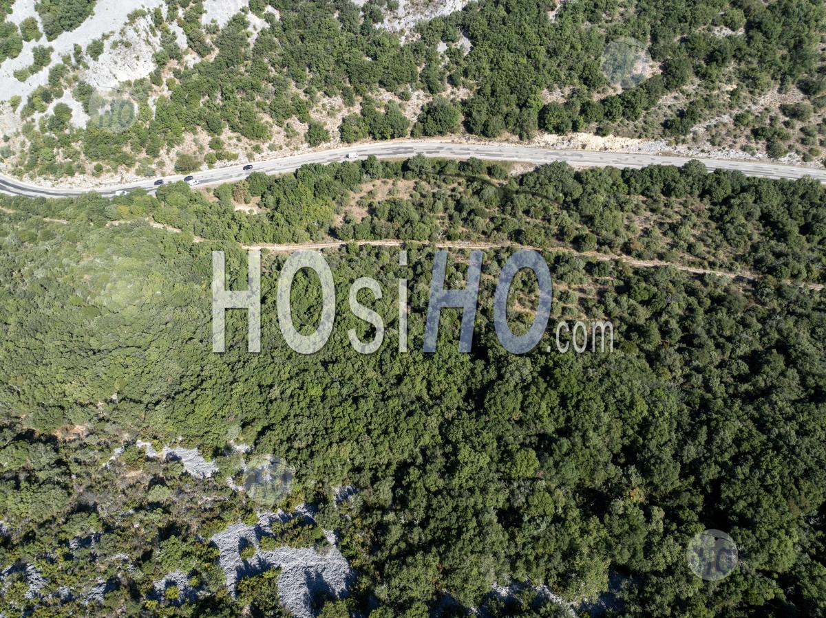 Forêt à Saut Du Loup, Près De La Ville De Vallon Pont D'arc, Ardèche, France - Photographie Aérienne