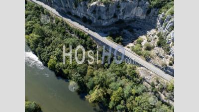 Défilé De Ruoms Et La Rivière Ardèche, Gorges De L'ardèche, France - Photographie Aérienne