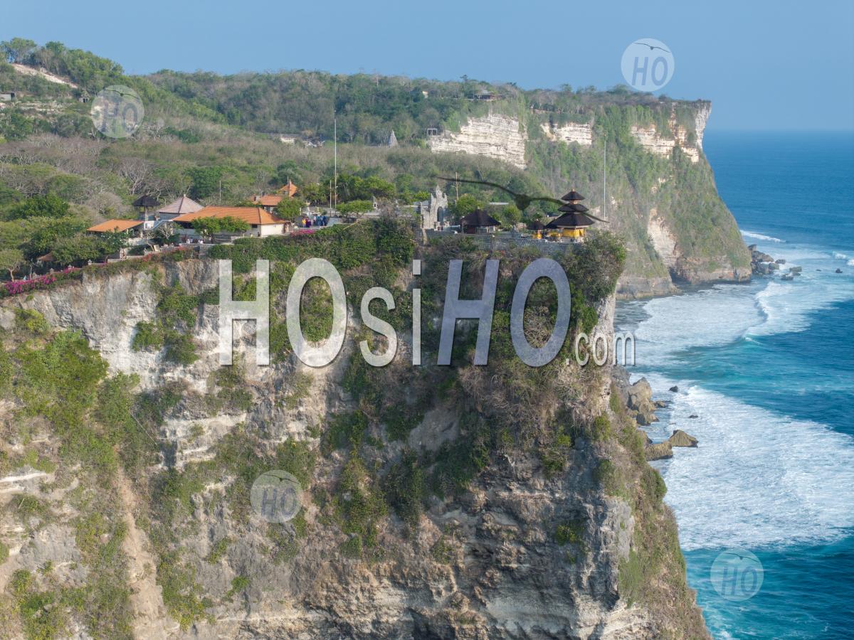 Temple Et Falaises De Pura Uluwatu, Bali, Indonésie - Photographie Aérienne