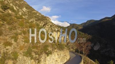 Route De Montagne Et Vallée Au Crépuscule - Vidéo Drone